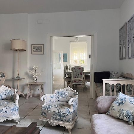 Villa Merenciana Agoncillo ภายนอก รูปภาพ